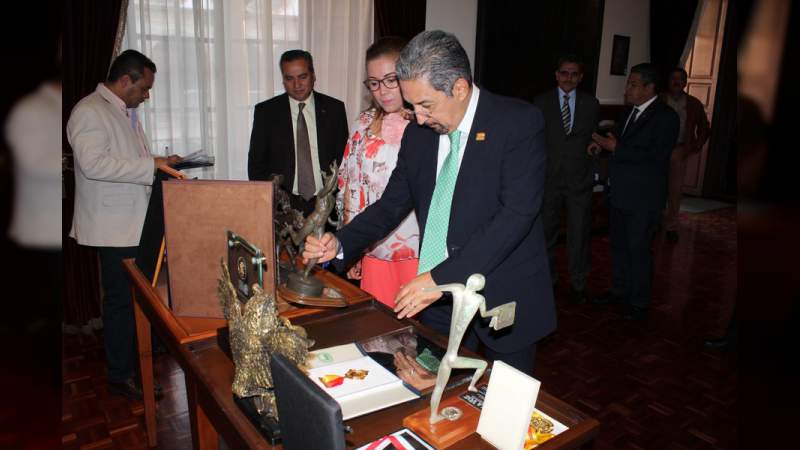 A resguardo del Colegio de San Nicolás, reconocimientos de UMSNH por su Centenario - Foto 0 