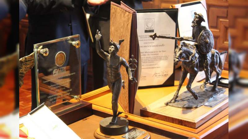 A resguardo del Colegio de San Nicolás, reconocimientos de UMSNH por su Centenario - Foto 2 