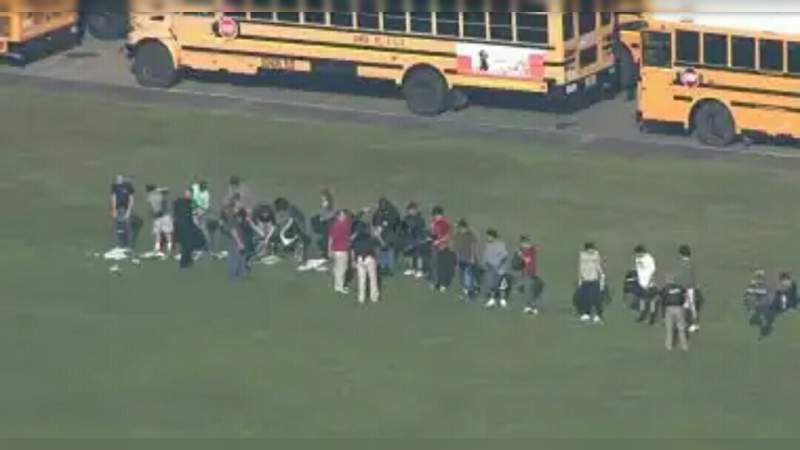 Ocurre tiroteo en escuela secundaria de Texas 