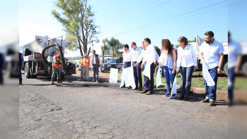 Supervisa Gobernador trabajos de rehabilitación carretera en Puruándiro - Foto 1 