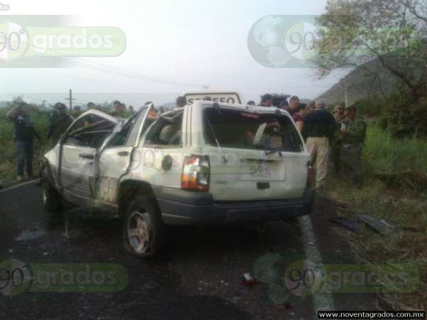 Tres adultos y un menor muerto, saldo de accidente vial en Aguililla, Michoacán - Foto 3 