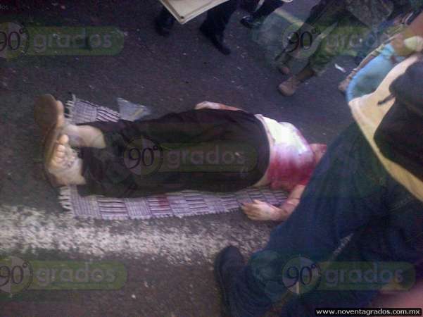 Tres adultos y un menor muerto, saldo de accidente vial en Aguililla, Michoacán - Foto 4 