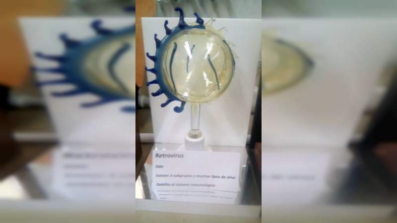 Arte y ciencia cristalina, acercamiento al soplado  de vidrio científico, en el librofest metropolitano 2018 - Foto 3 