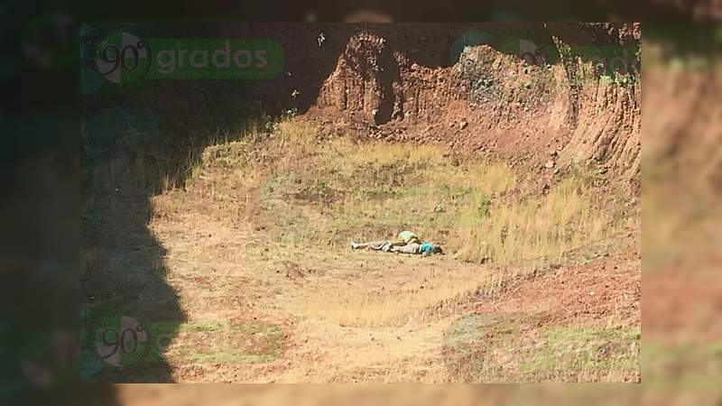 Encuentran cadáveres de dos mujeres y un hombre en Tarimoro, Guanajuato 
