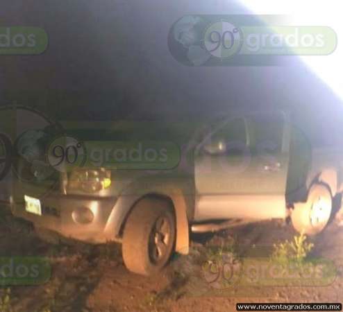 Aseguran tres vehículos robados y detienen a un presunto ladrón, en Lázaro Cárdenas, Michoacán - Foto 1 