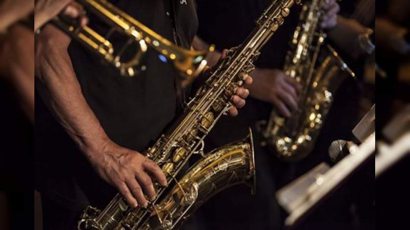 SX4 Jazz Band impacta a nicolaitas con concierto de Jazz 