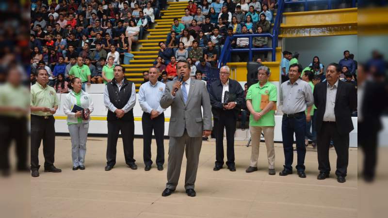 UMSNH necesita jóvenes dispuestos a seguir las reglas y dar su mejor esfuerzo: Salvador García - Foto 0 