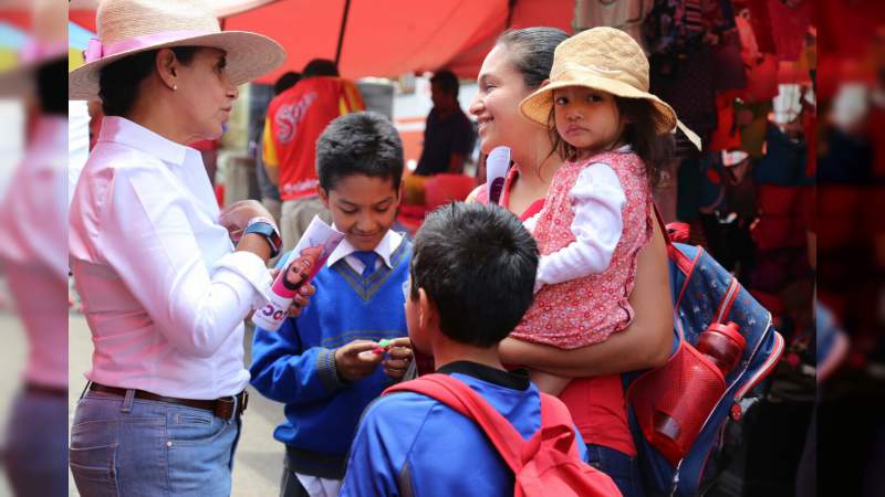 Enseñar buenos hábitos alimenticios a los niños desde la escuela, propone Cocoa Calderón - Foto 0 