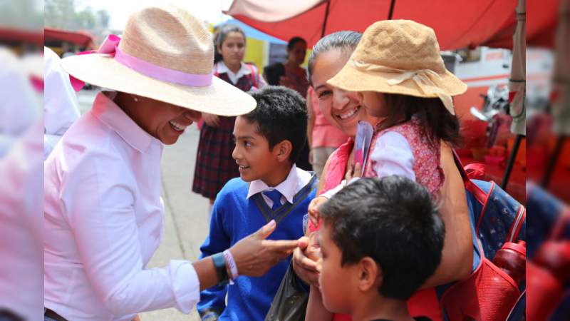 Enseñar buenos hábitos alimenticios a los niños desde la escuela, propone Cocoa Calderón - Foto 1 