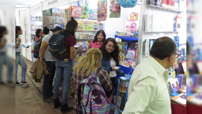 El Llibrofest metropolitano busca impulsar el hábito lector como practica usual y extendida - Foto 2 