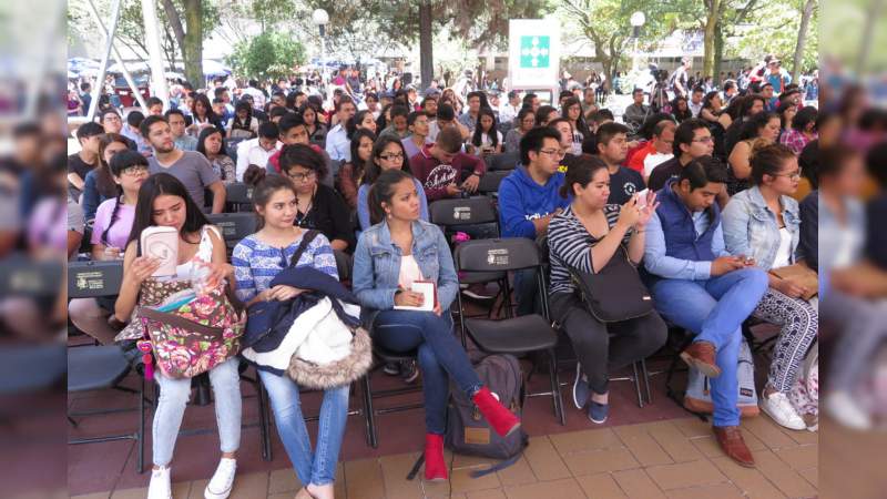Por necesidad y no voluntad se dan las migraciones humanas en la actualidad, recuerdan el librofest metropolitano - Foto 1 
