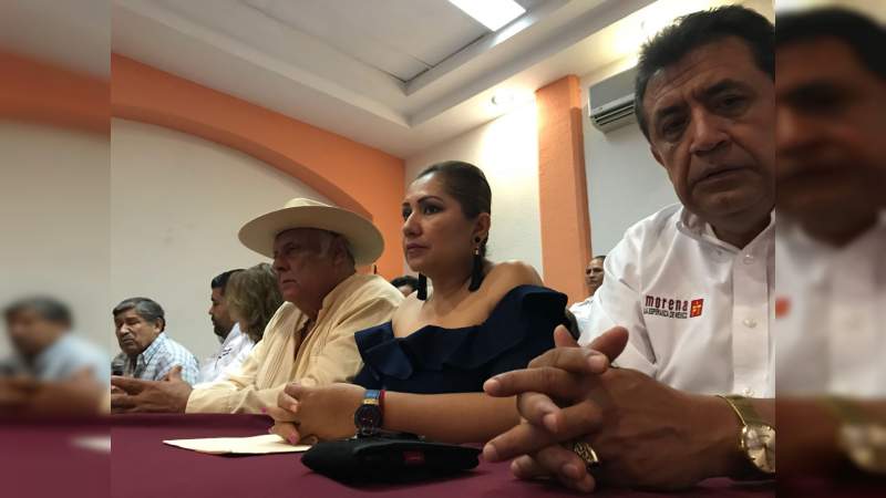 Se suman regidores del PAN y PRD a José Luis Cruz Lucatero en Apatzingán - Foto 1 