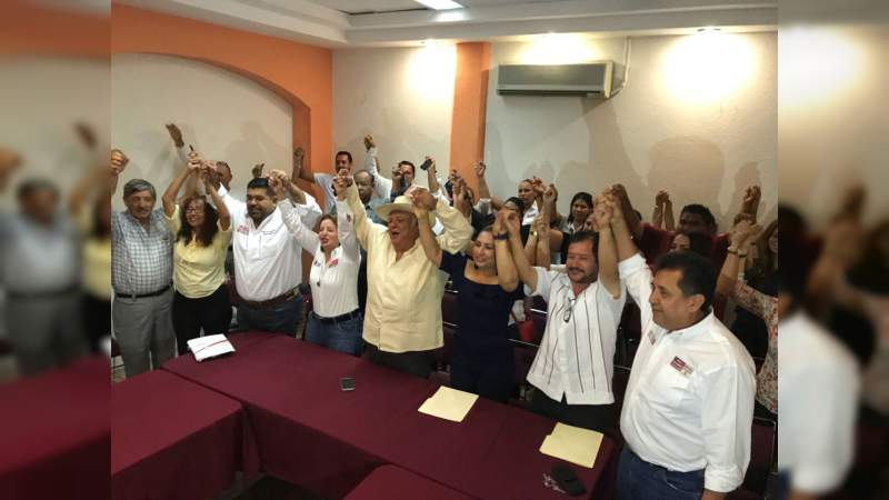 Se suman regidores del PAN y PRD a José Luis Cruz Lucatero en Apatzingán - Foto 2 