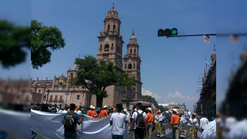 Las casas del estudiante “espartaco” en defensa de la UMSNH - Foto 1 