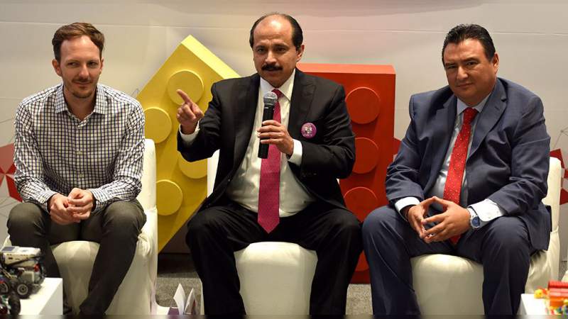 Organiza SCT la final de la 4ª edición de la feria nacional de robótica de puntos México Conectado 