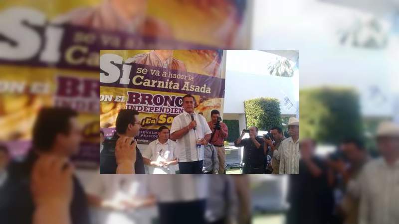 Jaime Rodríguez organizó una carnita asada  