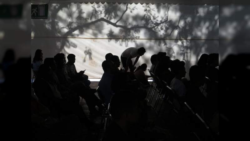 Bolivia anuncia en el Librofest Metropolitano la publicación de 200 libros que narran la historia de su bicentenario  - Foto 2 