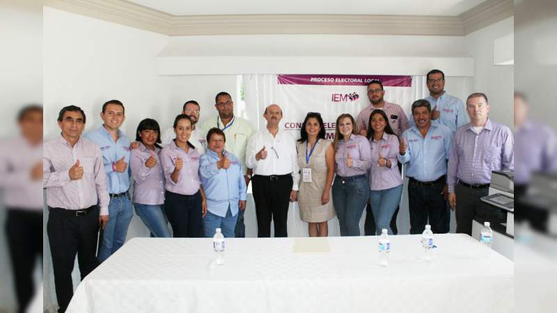 Entrega Fausto Vallejo Figueroa al IEM 50 proyectos estratégicos para el desarrollo integral de Morelia - Foto 1 