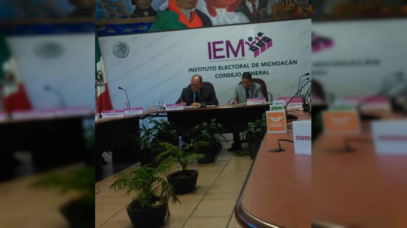 Con una mentalidad arcaica, retrograda, vulgar y muy bajo, los ataques a las candidatas: Ramón Hernández 