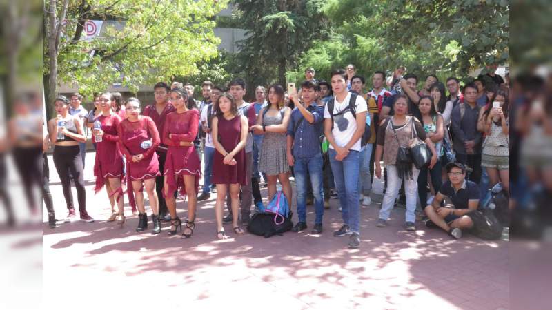 Indígenas homosexuales, invisibilizados por el estado y la academia, afirman en el Librofest Metropolitano - Foto 0 