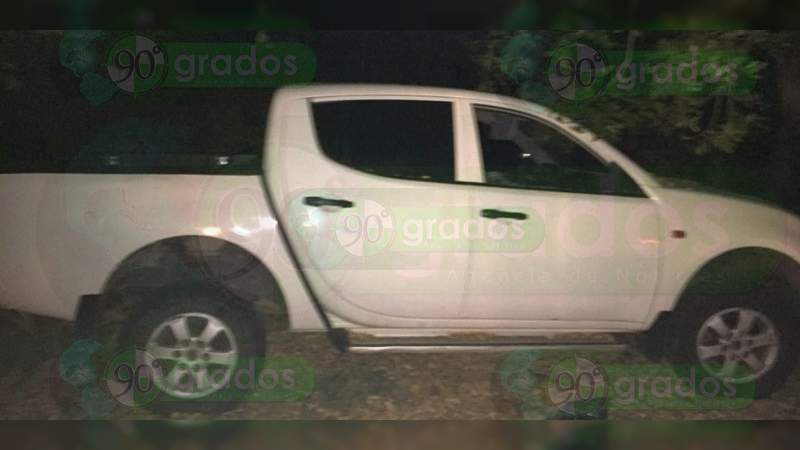 Tras balacera aseguran autos robados en Parácuaro, Michoacán - Foto 1 