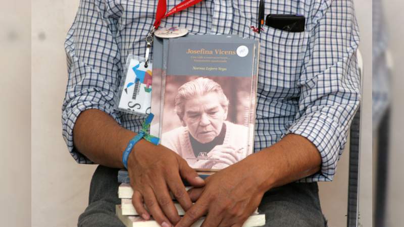 Con libro Biografía hacen reconocimiento a Josefina Vicens en el Librofest Metropolitano   - Foto 0 