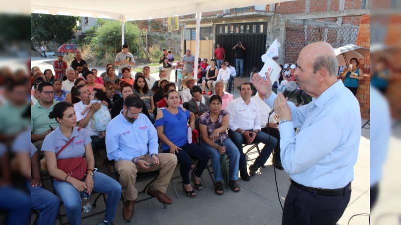 Seguridad, transporte público y apoyo al campo, demandan a Fausto Vallejo habitantes de La Aldea 