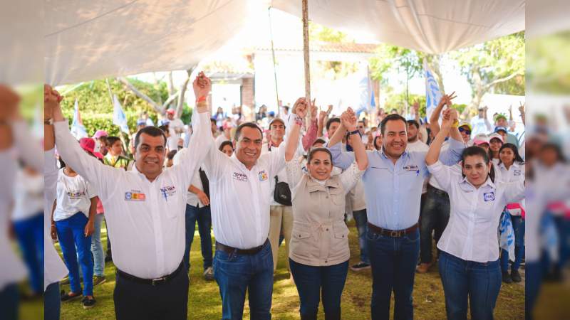 Candidatos del frente por Zitácuaro respaldan candidatura de Alma Mireya González al senado - Foto 2 