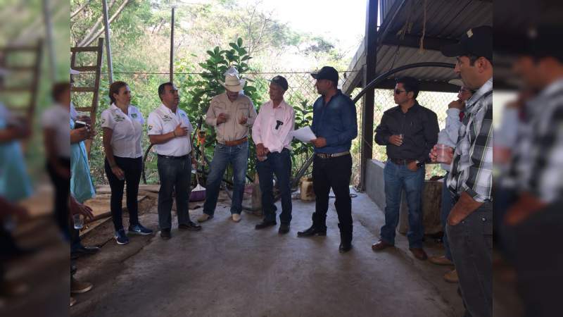 Se declara Constantino Ortiz aliado de mezcaleros - Foto 0 