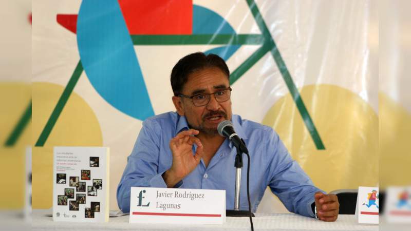 Presenta en  el Librofest el libro " Los estudiantes mexicanos ante las reformas universitarias un estudio comparado"  - Foto 1 