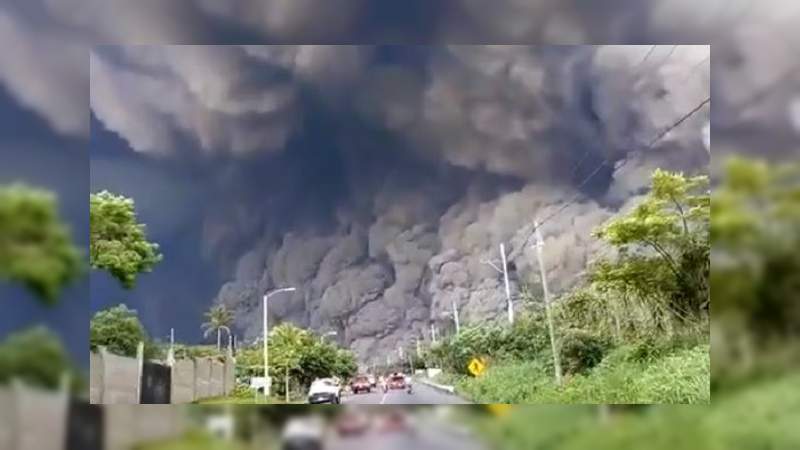 Erupción del Volcán de Fuego en Guatemala deja siete muertos 