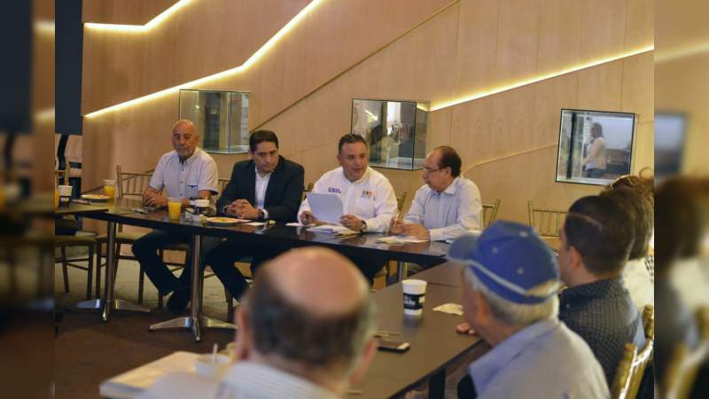 Mi compromiso es detonar el desarrollo económico de Morelia: Carlos Quintana - Foto 0 