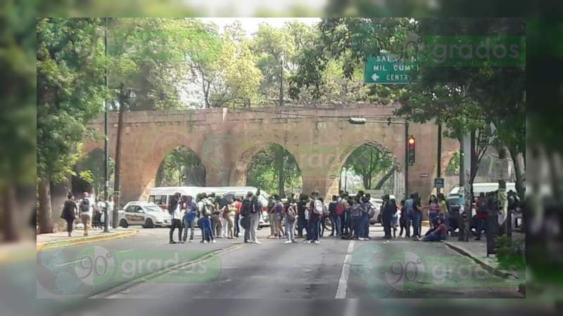 Nuevo bloqueo en la avenida Ventura Puente en Morelia - Foto 0 