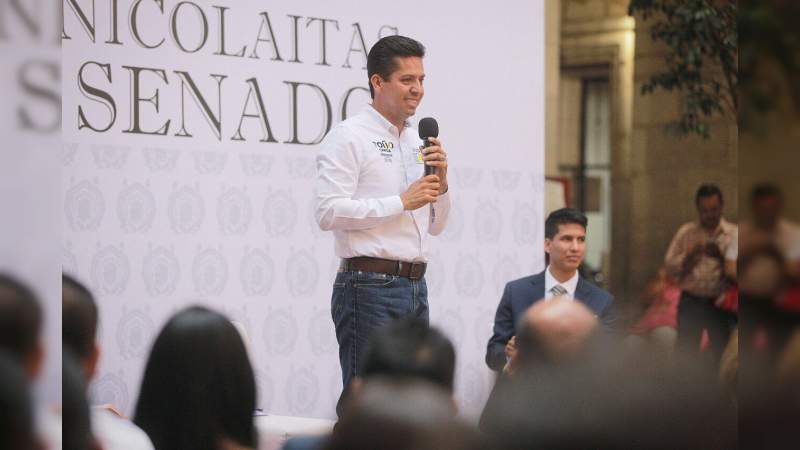 Dialoga Toño García con la comunidad estudiantil de la UMSNH - Foto 0 