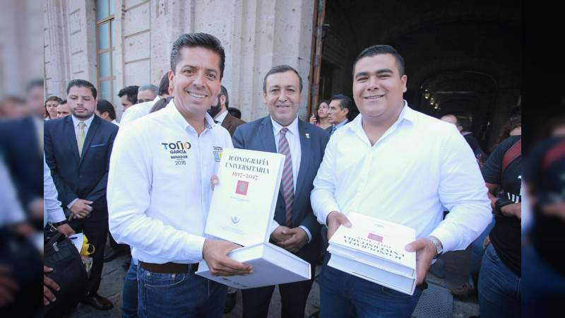 Dialoga Toño García con la comunidad estudiantil de la UMSNH - Foto 1 