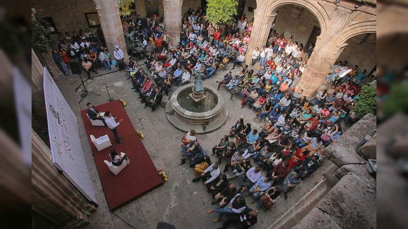 Dialoga Toño García con la comunidad estudiantil de la UMSNH - Foto 2 
