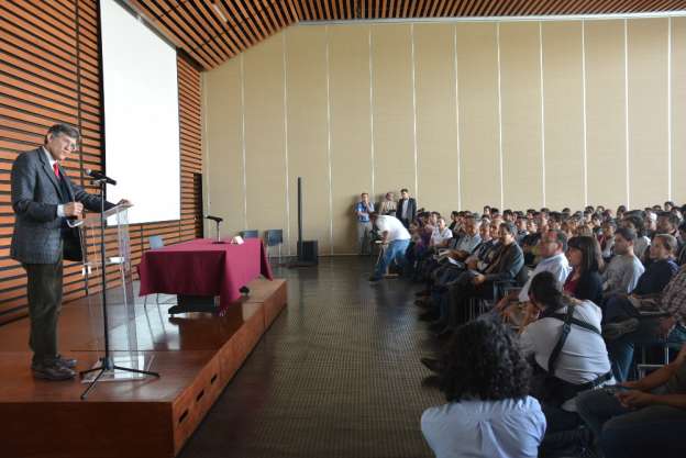 Imparte Antonio Lazcano conferencia magistral en la UMSNH - Foto 0 