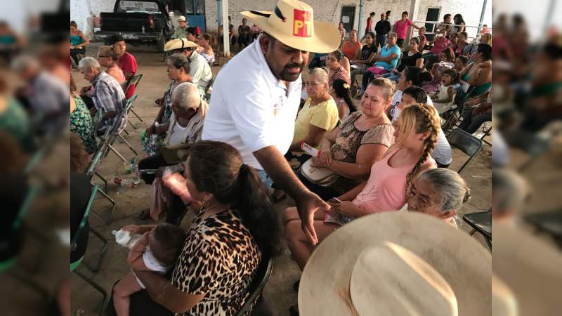Convoca Paco Huacus a ciudadanos del Distrito 12, a mitin de AMLO en Apatzingán - Foto 0 