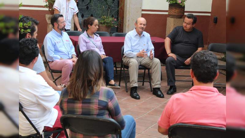 Presenta Fausto Vallejo Figueroa plan de obras a arquitectos morelianos - Foto 1 