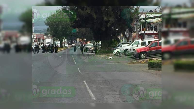 Balacera entre policías y civiles deja dos muertos, un herido y tres detenidos en Uruapan, Michoacán - Foto 3 
