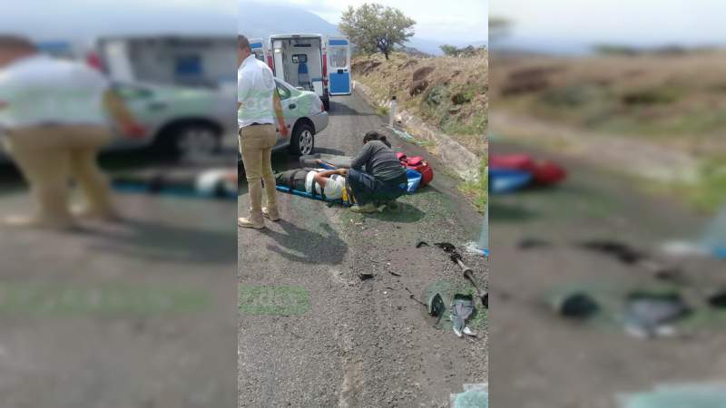 Volcadura en la Autopista Siglo XXI deja tres heridos  - Foto 1 
