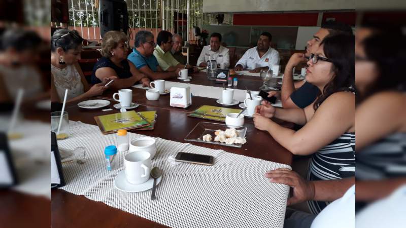 Paco Huacus y José Luis Cruz Lucatero, celebran el Día de la Libertad de Expresión - Foto 1 