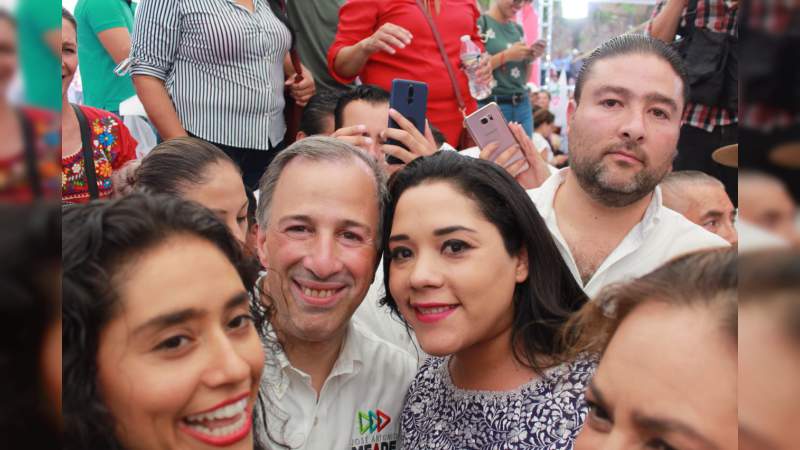 Compromete Pepe Meade infraestructura carretera y de salud para Michoacán 