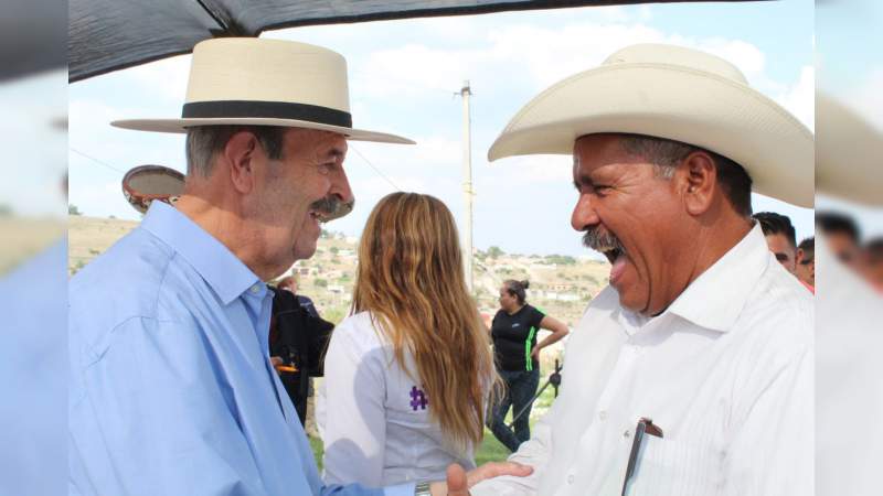 Impulso a la charrería para sacar a los jóvenes de la calle, compromiso de Fausto Vallejo Figueroa - Foto 1 