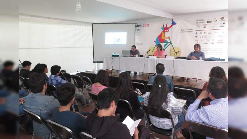 Propuestas alternativas para mitigar consecuencias de contaminación, fueron expuestas en el Librofest 2018 