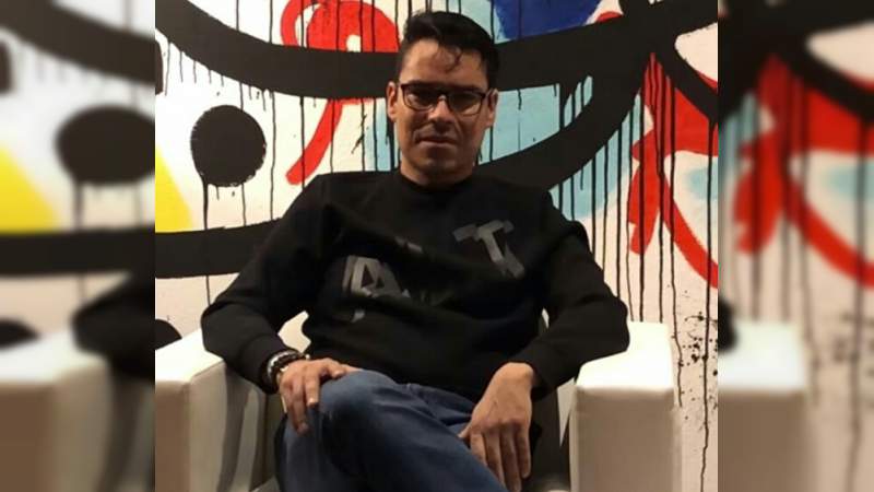 Suspenden al locutor Toño Esquinca por insultar a López Obrador 