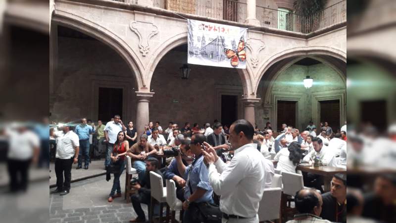 Secretaria de Turismo invita a la Convención de Transporte a disfrutar las riquezas de Morelia - Foto 1 