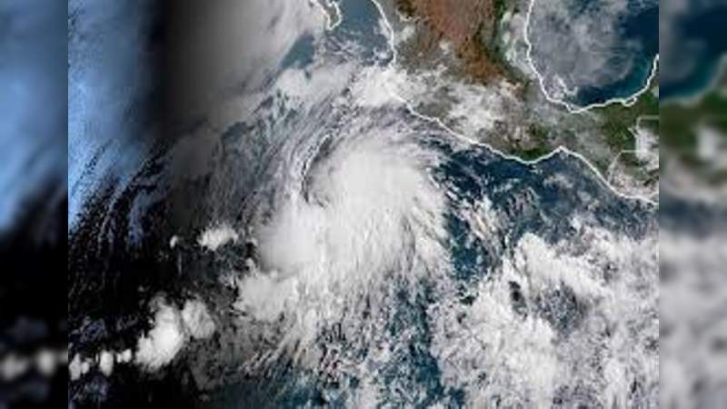 Aletta se debilita a huracán categoría 2 