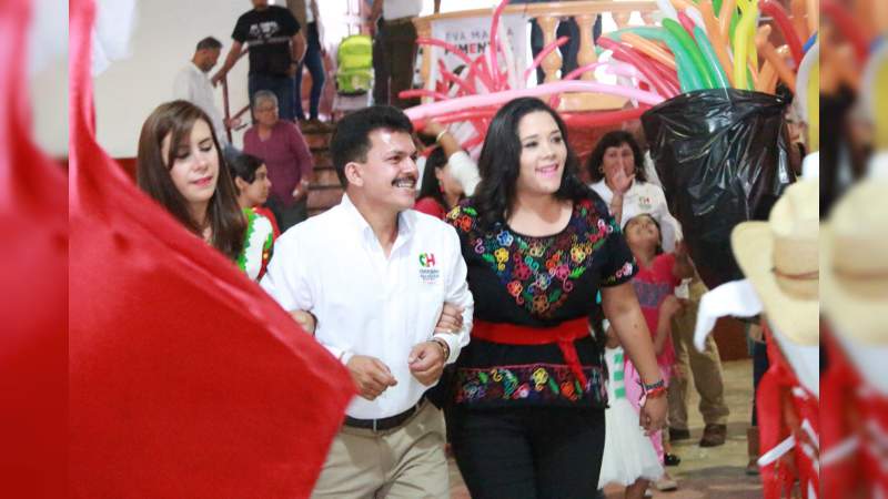 Quiroga brinda respaldo a Xochitl Ruiz - Foto 0 