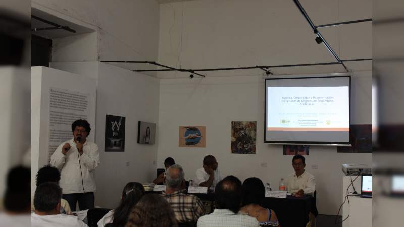 Analizan en mesa redonda las reinterpretaciones de la música tradicional 